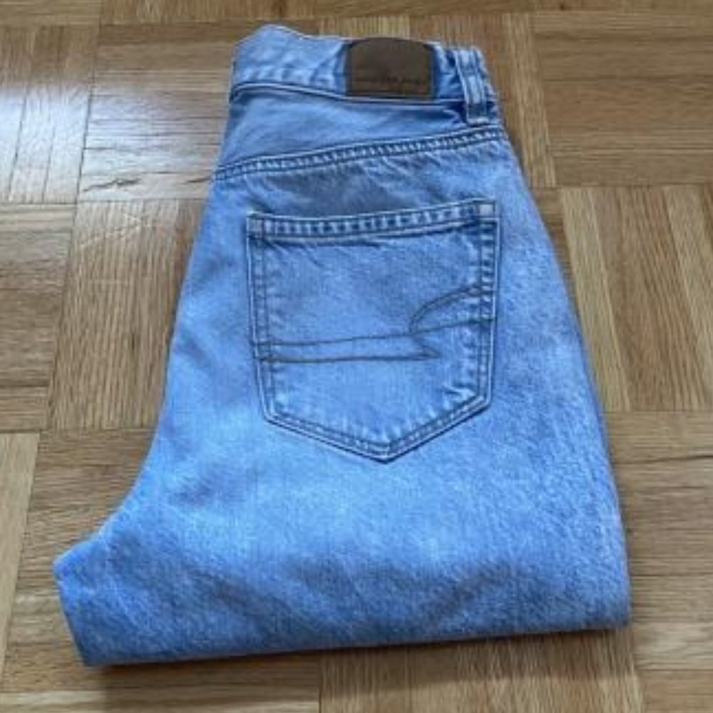 American Eagle Mom Jeans